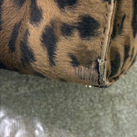 Kate Spade Leopard Print Tote with Black Handles and bag charm EUC - Picture 12 of 12